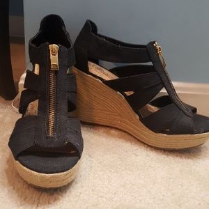 Wedge heels